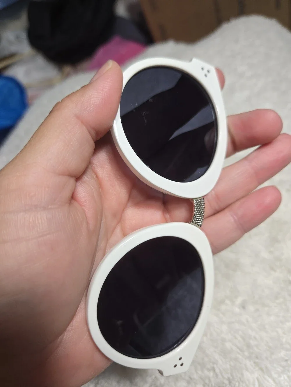 Crush Eyes Escape Style White Round Lens Sunglasses
